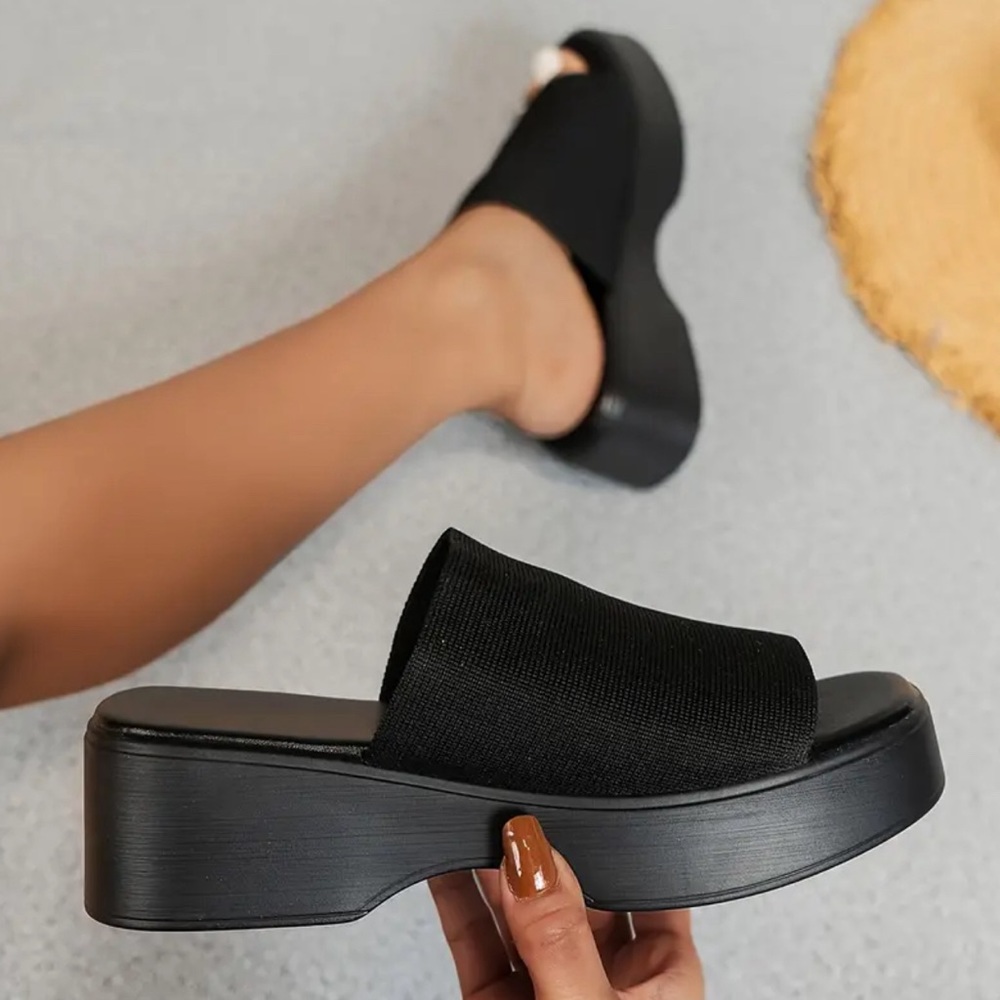 black chunky heel sandal